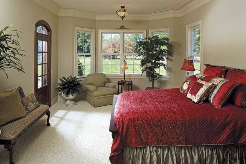 Home Plan - Interior - Master Bedroom for Country House Plan #929-678 - 5 bed, 4.5 bath