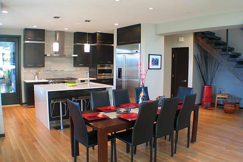 Dream House Plan - Interior - Dining Room for Contemporary House Plan #132-563 - 3 bed, 3 bath