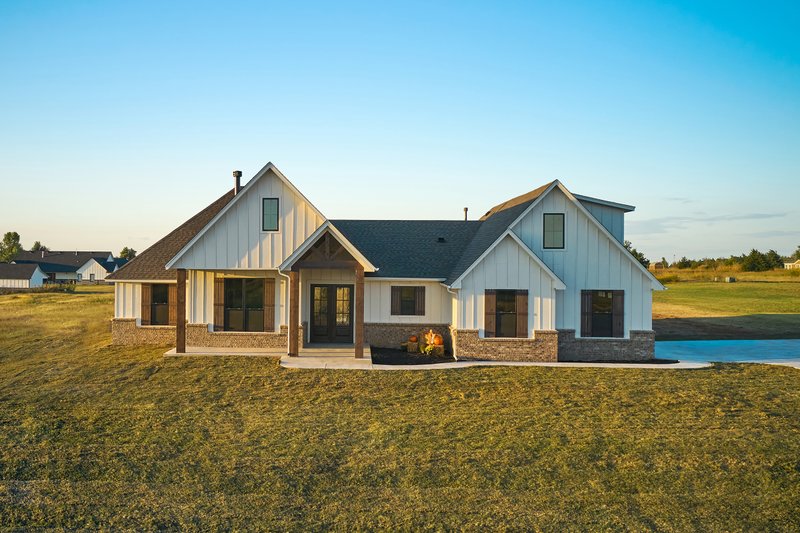 Home Plan - Exterior - Front Elevation 7 for Farmhouse House Plan #430-184 - 4 bed, 2.5 bath