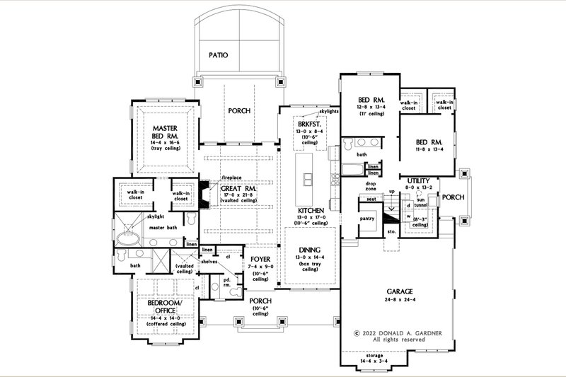House Plan Design - Floor Plan - Main Floor for European House Plan #929-1157 - 4 bed, 3.5 bath