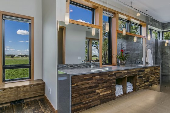 Interior - Master Bathroom for Contemporary House Plan #892-20 - 3 bed, 3.5 bath