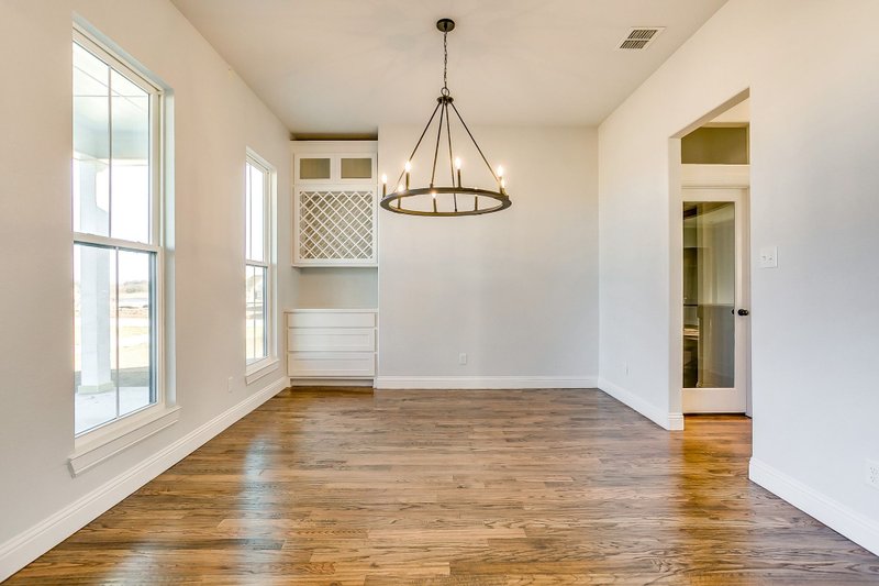 Architectural House Design - Interior - Dining Room for Farmhouse House Plan #430-215 - 4 bed, 3 bath
