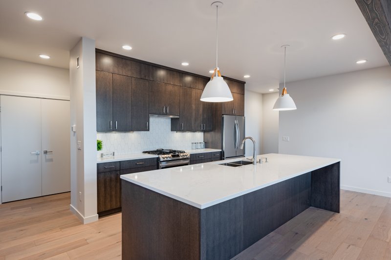 Dream House Plan - Interior - Kitchen 5 for Contemporary House Plan #1070-14 - 3 bed, 2.5 bath