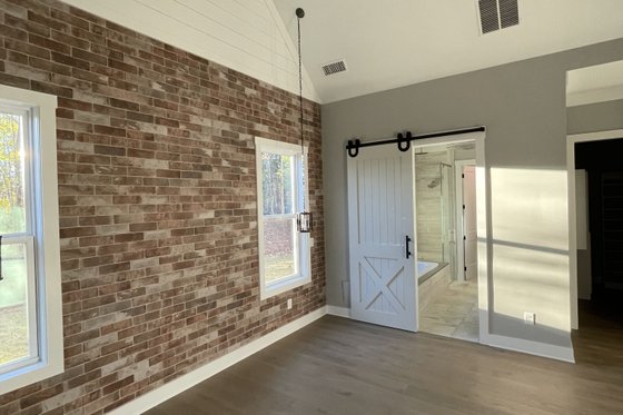 Interior - Master Bathroom for Craftsman House Plan #437-111 - 4 bed, 3.5 bath