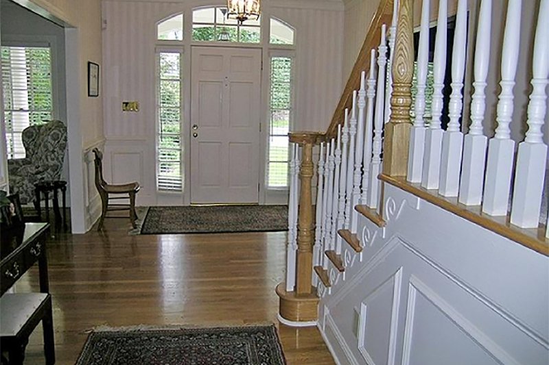 Dream House Plan - Interior - Entry for Country House Plan #137-143 - 3 bed, 3 bath