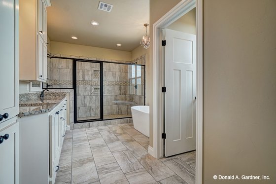 Interior - Master Bathroom for Ranch House Plan #929-1002 - 3 bed, 2 bath