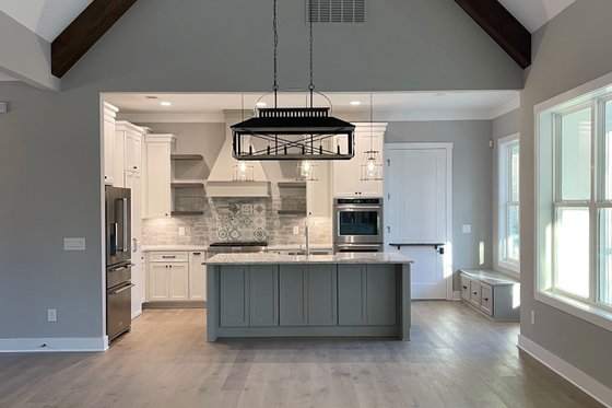 Interior - Kitchen 3 for Craftsman House Plan #437-111 - 4 bed, 3.5 bath