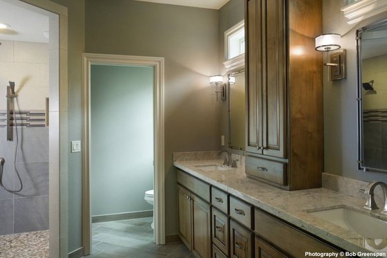 Interior - Master Bathroom for Craftsman House Plan #48-615 - 4 bed, 3.5 bath