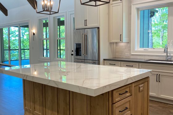 Interior - Kitchen 1 for Craftsman House Plan #437-115 - 4 bed, 3.5 bath