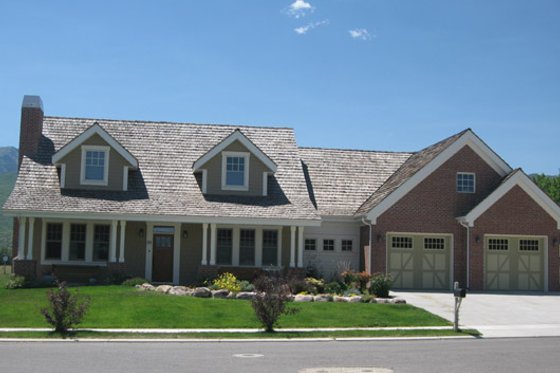 Exterior - Front Elevation for Colonial House Plan #475-1 - 4 bed, 3 bath