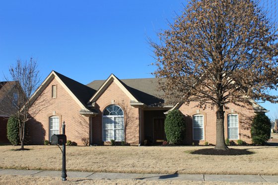 2100 square foot traditional home