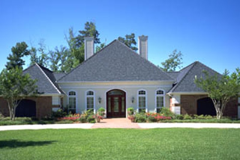 Architectural House Design - Traditional Exterior - Front Elevation Plan #45-154