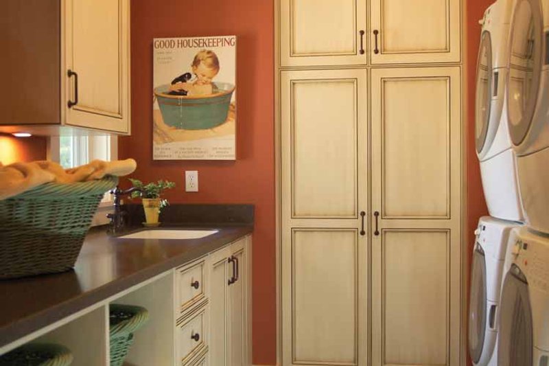 Home Plan - Interior - Kitchen 1 for Craftsman House Plan #928-21 - 5 bed, 4 bath