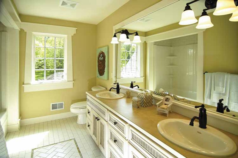 Home Plan - Interior - Bathroom for European House Plan #928-42 - 4 bed, 3.5 bath