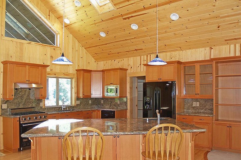 Home Plan - Ranch style country home kitchen