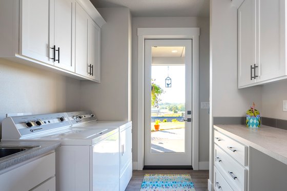 Interior - Laundry for Farmhouse House Plan #48-1120 - 3 bed, 2.5 bath