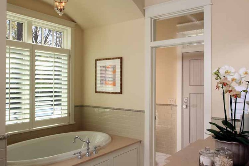 Home Plan - Interior - Master Bathroom 1 for Craftsman House Plan #928-175 - 4 bed, 3.5 bath