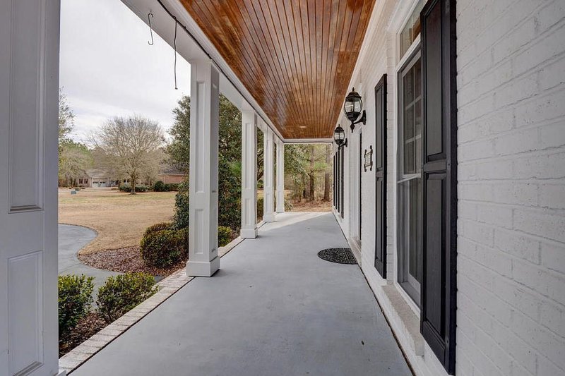Dream House Plan - Interior - Entry for Colonial House Plan #137-194 - 3 bed, 3.5 bath