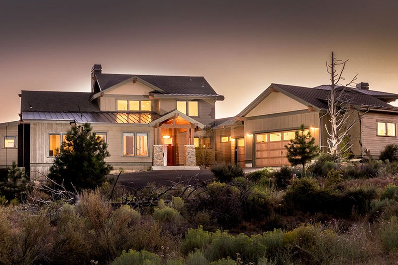 Dream House Plan - Craftsman Exterior - Front Elevation Plan #895-50
