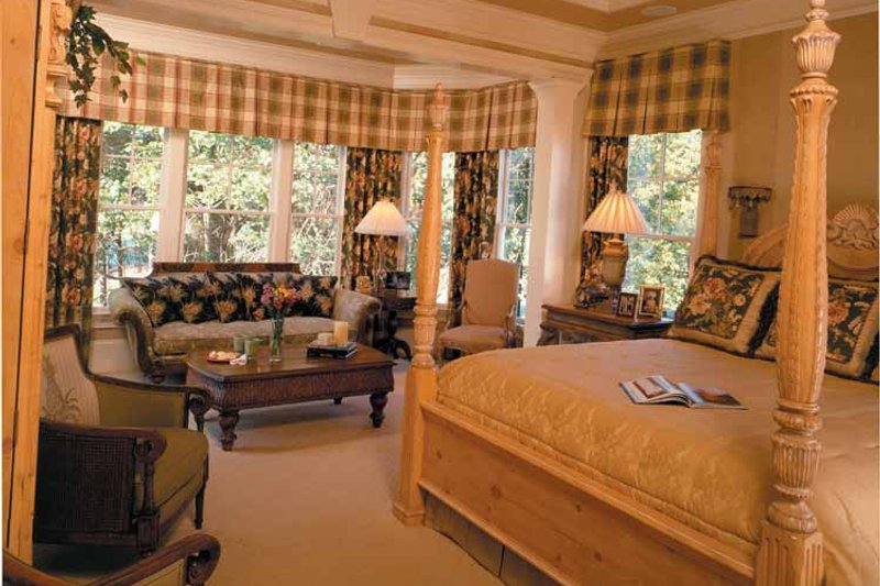 Home Plan - Interior - Master Bedroom for Colonial House Plan #429-313 - 5 bed, 3.5 bath