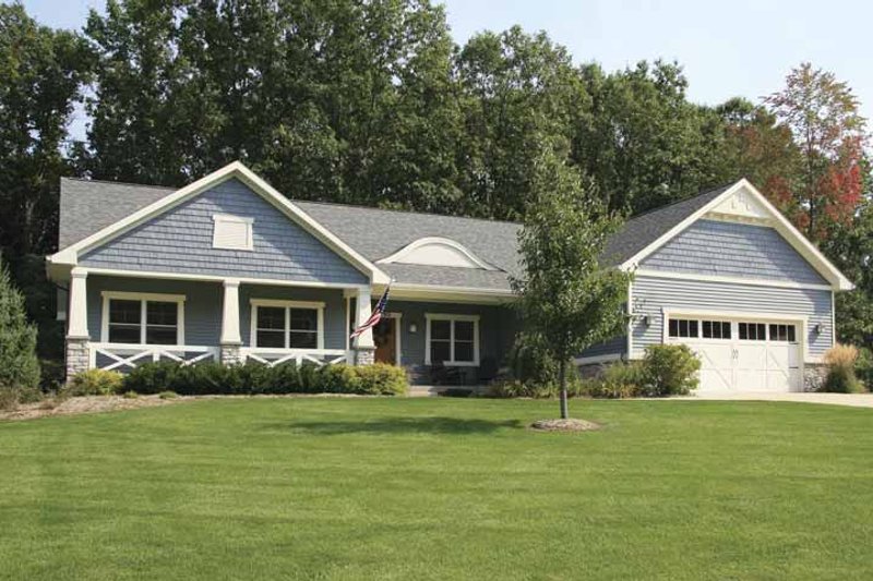 Dream House Plan - Craftsman Exterior - Front Elevation Plan #928-121