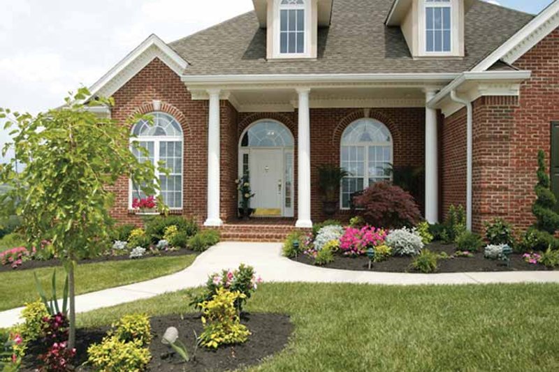 House Plan Design - Exterior - Front Elevation 5 for Ranch House Plan #472-168 - 4 bed, 2.5 bath