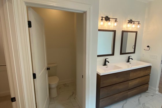 Interior - Bathroom for Craftsman House Plan #20-2269 - 3 bed, 2 bath