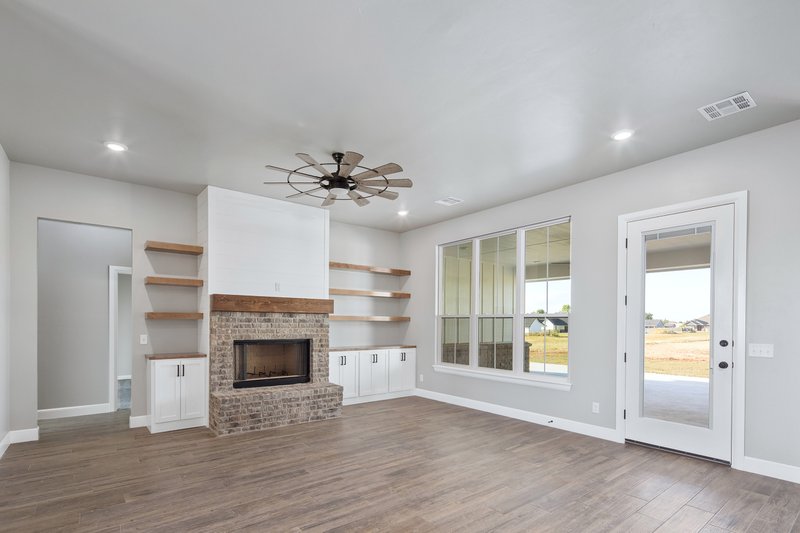 Home Plan - Interior - Family Room 3 for Farmhouse House Plan #430-184 - 4 bed, 2.5 bath