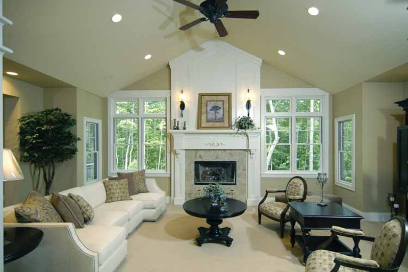 Home Plan - Interior - Family Room 2 for Craftsman House Plan #928-91 - 3 bed, 3.5 bath