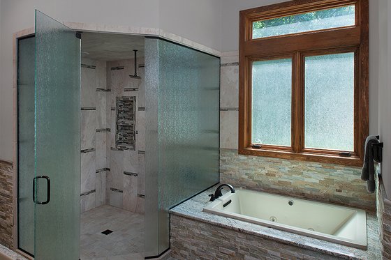 Interior - Master Bathroom for Log House Plan #928-263 - 5 bed, 4.5 bath