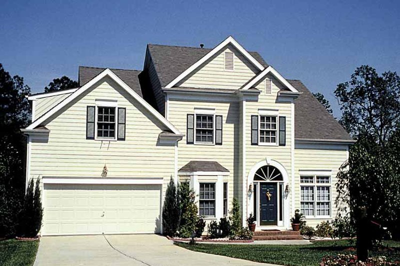 Dream House Plan - Traditional Exterior - Front Elevation Plan #453-507