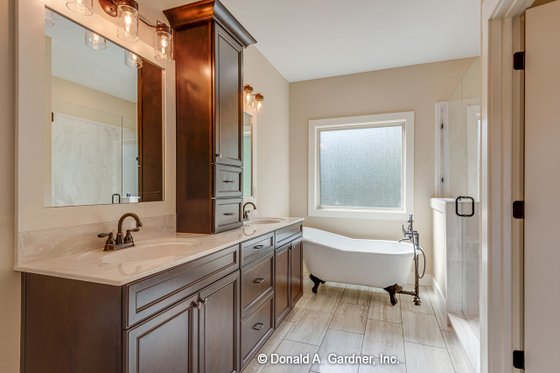 Interior - Master Bathroom for Farmhouse House Plan #929-1044 - 3 bed, 2 bath