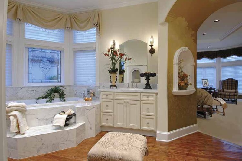 Dream House Plan - Interior - Bathroom for Country House Plan #132-483 - 4 bed, 3.5 bath