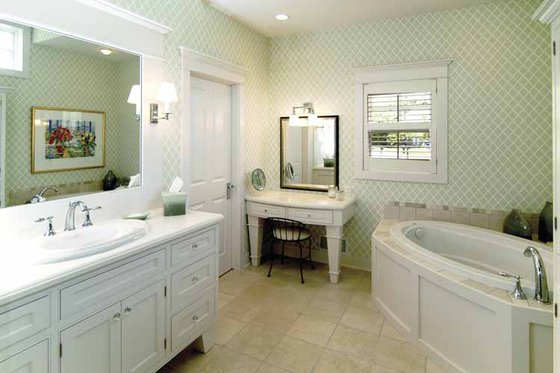 Interior - Master Bathroom 1 for Craftsman House Plan #928-48 - 3 bed, 3 bath