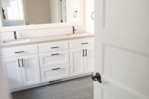 Interior - Master Bathroom for Craftsman House Plan #1070-25 - 3 bed, 2 bath