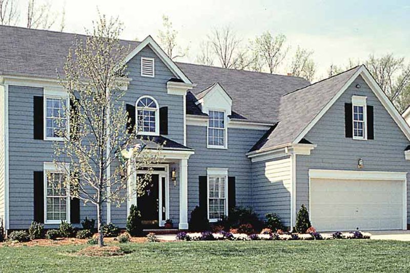 House Plan Design - Country Exterior - Front Elevation Plan #453-489