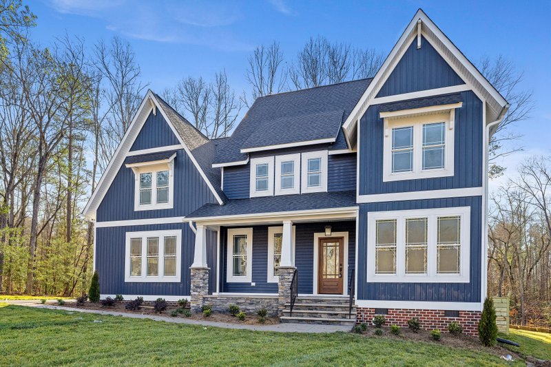 House Blueprint - Farmhouse Photo Plan #1080-6