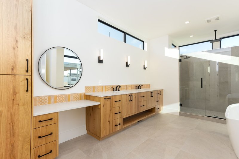 House Blueprint - Interior - Master Bathroom 1 for Contemporary House Plan #892-44 - 3 bed, 3.5 bath