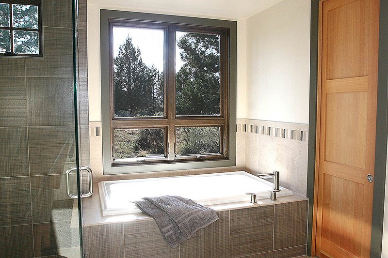 Architectural House Design - Interior - Master Bathroom for Craftsman House Plan #892-7 - 4 bed, 3.5 bath