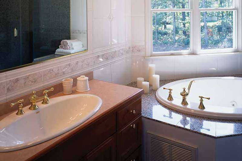 Home Plan - Interior - Bathroom for Victorian House Plan #314-188 - 4 bed, 3 bath