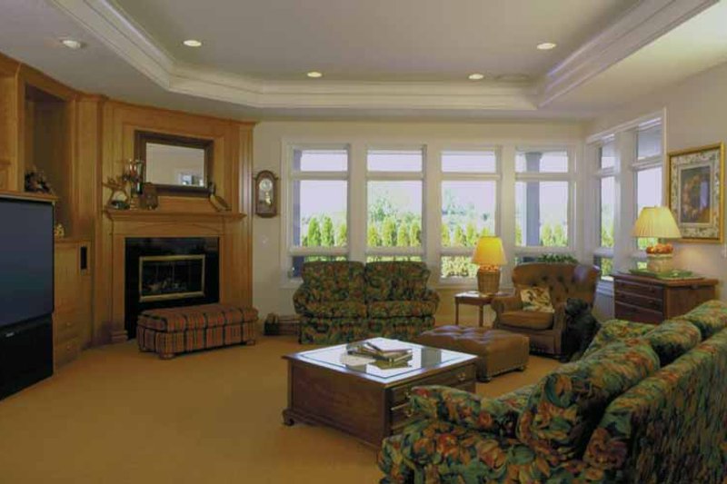 Home Plan - Interior - Family Room for Traditional House Plan #48-745 - 4 bed, 5.5 bath
