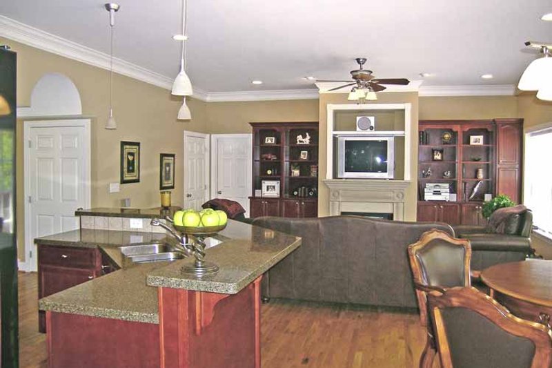 Home Plan - Interior - Family Room for Country House Plan #314-232 - 4 bed, 2 bath