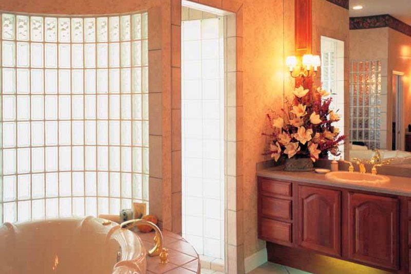 House Plan Design - Interior - Bathroom for Mediterranean House Plan #417-556 - 4 bed, 4 bath
