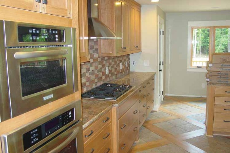 Architectural House Design - Interior - Kitchen for Ranch House Plan #939-13 - 4 bed, 4 bath