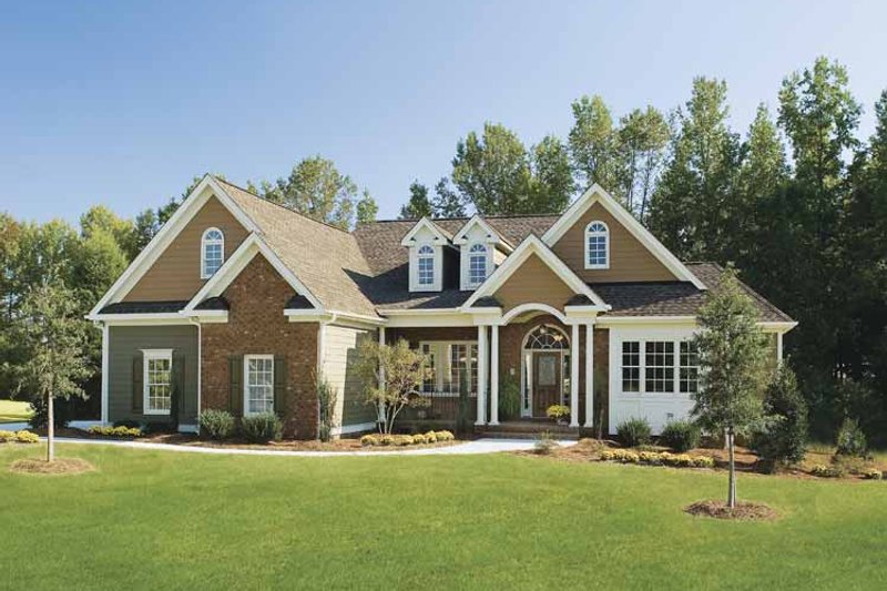 Dream House Plan - Traditional Exterior - Front Elevation Plan #929-708