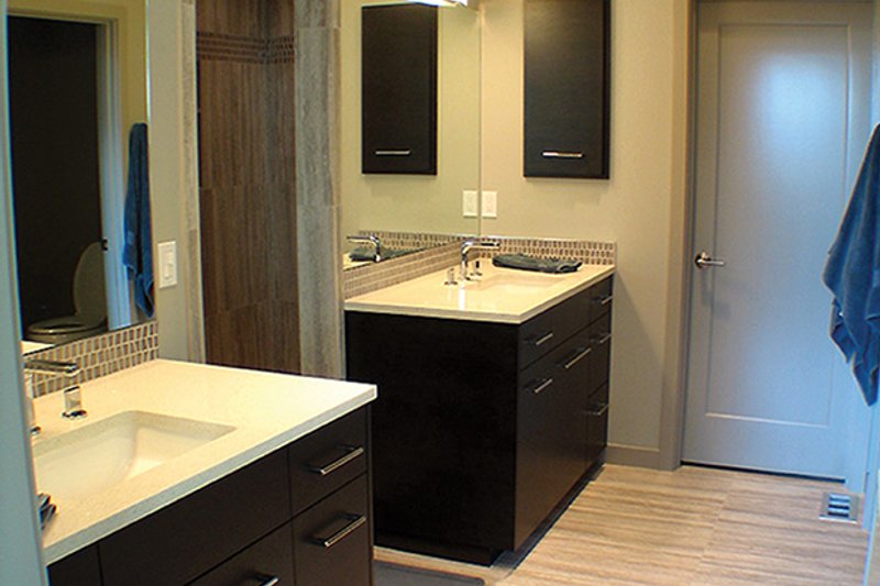Dream House Plan - Interior - Master Bathroom for Contemporary House Plan #132-563 - 3 bed, 3 bath