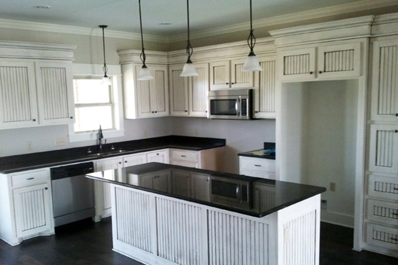 Dream House Plan - Interior - Kitchen for Craftsman House Plan #21-664 - 3 bed, 2 bath