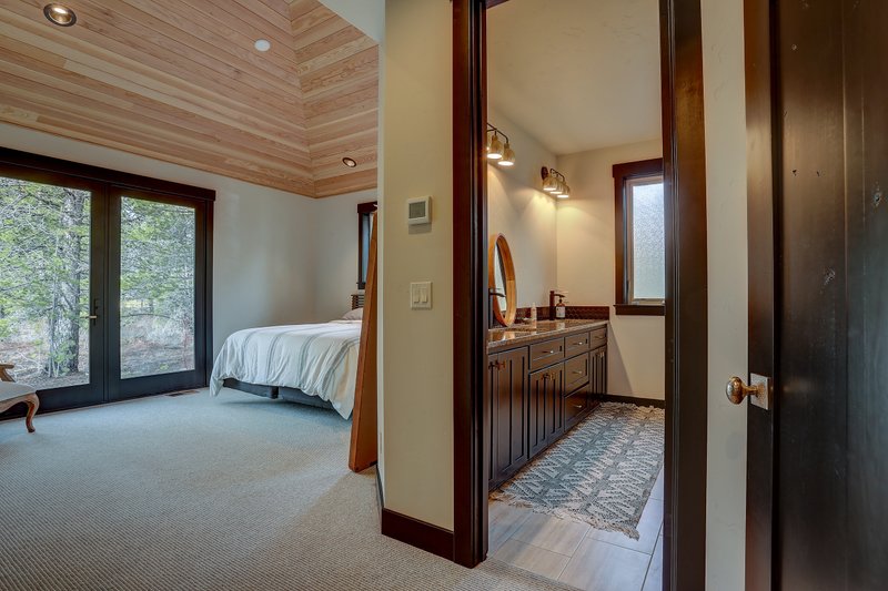 House Blueprint - Interior - Master Bedroom 1 for Craftsman House Plan #892-38 - 4 bed, 5 bath