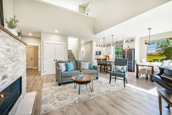 Photo 15 for Craftsman House Plan #1070-189 - 3 bed, 2.5 bath