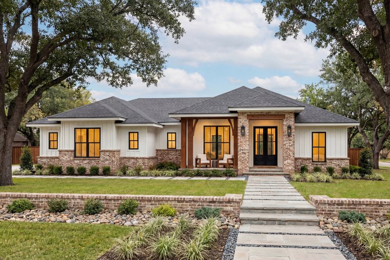 Home Plan - Exterior - Front Elevation 8 for Ranch House Plan #430-424 - 4 bed, 2 bath